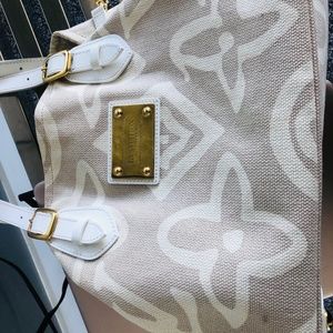 Louis Vuitton Beautiful Handbag